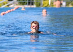 Saison Eroeffnung Sonnenschein Ueber Ostbad In Jena 11